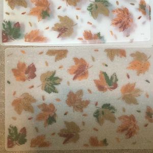 Set of 4 fall leaf plastic placemats